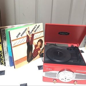 Cora Classic Phono Turntable And 11 Vinyl Records